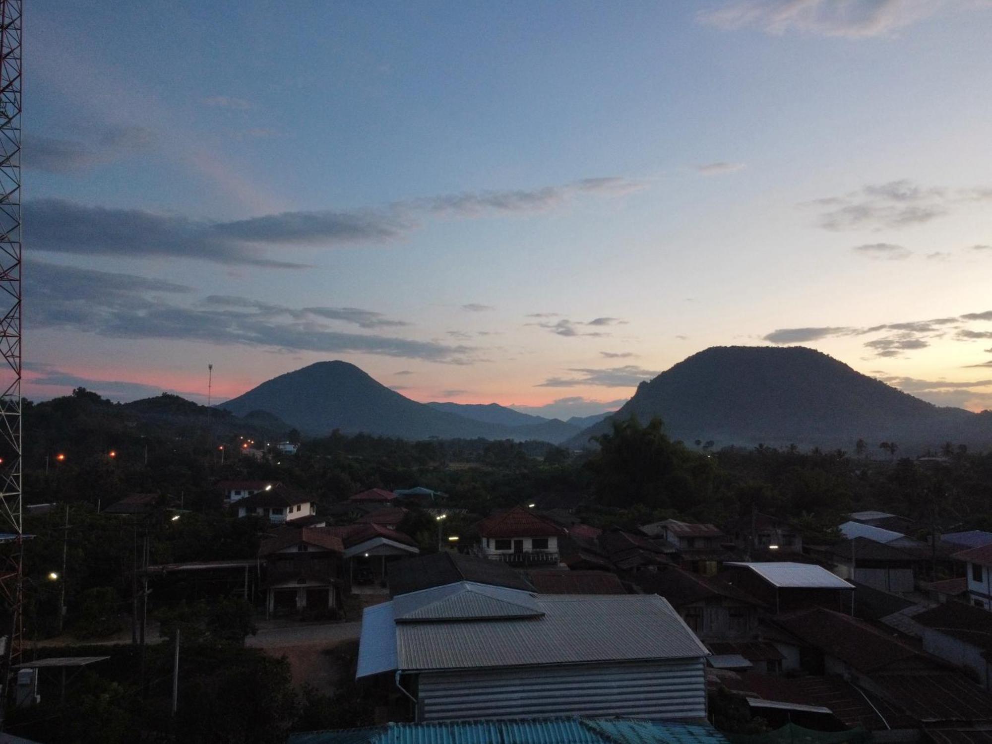 Positive Energy Homestay And Guide In Chiangkhan Chiang Khan Eksteriør billede